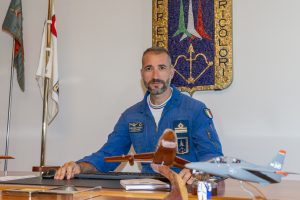 Il Maggiore Gaetano Farina, comandante della Pattuglia Acrobatica Nazionale