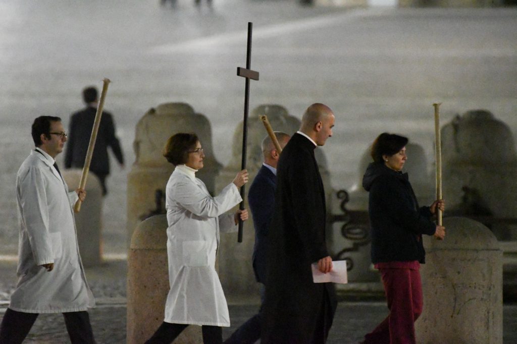 Via Crucis in piazza S. Pietro