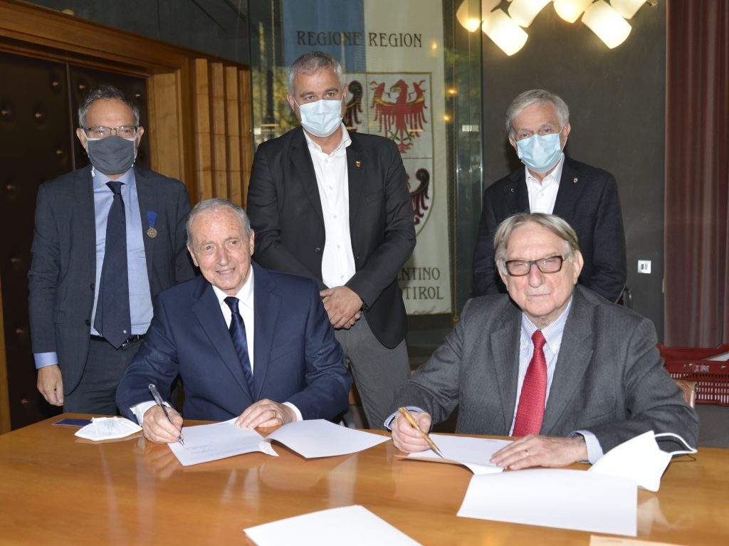 Il Comm. Mario Eichta dona alla Fondazione Museo Storico del Trentino il suo archivio.