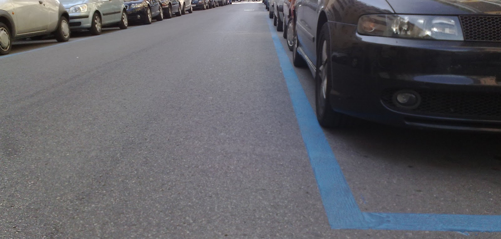 parcheggio blu