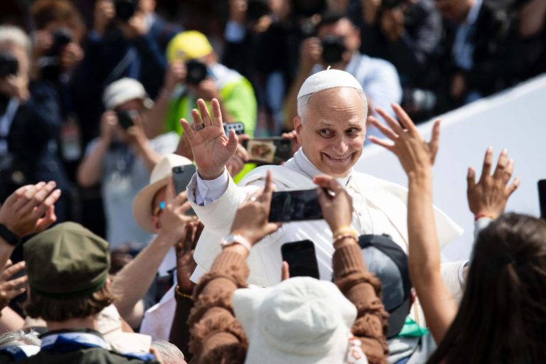 Papa in Spagna: ai trafficanti, “fermatevi, convertitevi”